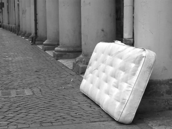 come-smaltire-materasso-vecchio